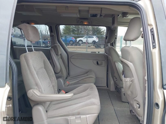 2006 Chrysler Town & Country LWB Touring with VIN 2A4GP54L16R781535, listed as a IAAI auction lot 41704286 with 184,610 mi miles. Bid and sale history available at carsss.com. Image 8.