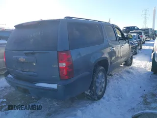 2008 Chevrolet Suburban LTZ with VIN 3GNFK16338G159735, listed as a IAAI auction lot 41289729 with 341,631 mi miles. Bid and sale history available at carsss.com. Image 4.