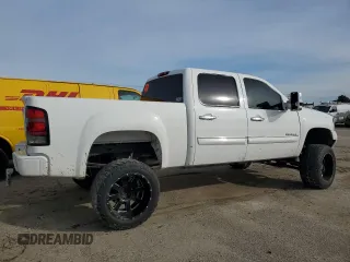 2007 GMC Sierra Denali z VIN 2GTEK638171644352, wystawiony jako Copart lot #44803455 z przebiegiem 202 481 mil mil oraz Szkody całkowita. Historia ofert i sprzedaży dostępna na DreamBid. Obrazek 3.