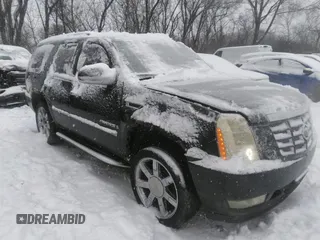 2007 Cadillac Escalade with VIN 1GYFK638X7R200425, listed as a IAAI auction lot 41212224 with 292,416 mi miles. Bid and sale history available at carsss.com. Image 1.