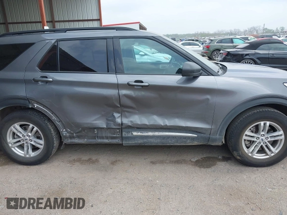 2022 Ford Explorer XLT z VIN 1FMSK7DH2NGC35828, wystawiony jako IAAI lot #41934116 z przebiegiem 46 332 mil mil oraz . Historia ofert i sprzedaży dostępna na DreamBid. Obrazek 6.