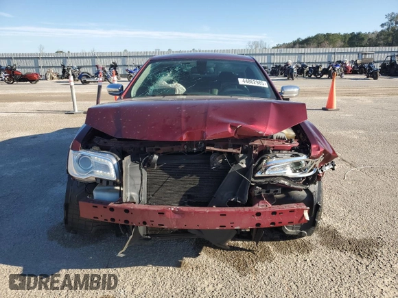 2019 Chrysler 300 Limited with VIN 2C3CCAEG4KH609711, listed as a Copart auction lot 44862985 with 56,613 mi miles and Salvage Title. Bid and sale history available at DreamBid. Image 5.