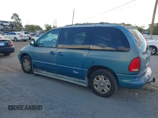 1997 Dodge Caravan SE with VIN 1B4GP45R2VB306392, listed as a IAAI auction lot 41831324 with Not Provided miles and . Bid and sale history available at carsss.com. Image 3.
