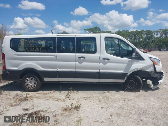 2020 Ford Transit Passenger XL z VIN 1FBAX2Y86LKA22944, wystawiony jako IAAI lot #42179762 z przebiegiem 102 295 mil mil oraz . Historia ofert i sprzedaży dostępna na DreamBid. Obrazek 13.