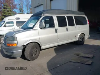 2006 GMC Savana Commercial C6Y with VIN 1GDFG15T361135454, listed as a IAAI auction lot 41400059 with 147,827 mi miles. Bid and sale history available at carsss.com. Image 2.
