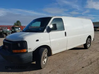 2014 GMC Savana Cargo Van with VIN 1GTW7GCA2E1169201, listed as a IAAI auction lot 41648525 with 462,975 mi miles. Bid and sale history available at carsss.com. Image 2.