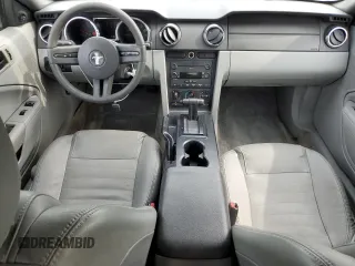 2007 Ford Mustang Deluxe z VIN 1ZVFT84N575265870, wystawiony jako Copart lot #60278415 z przebiegiem 251 670 mil mil oraz Szkoda całkowita • Salvage title. Historia ofert i sprzedaży dostępna na DreamBid. Obrazek 8.