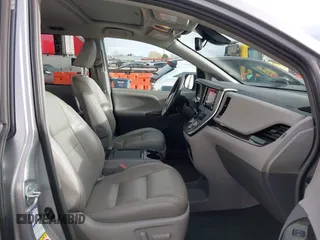 2018 Toyota Sienna XLE with VIN 5TDDZ3DC5JS205440, listed as a IAAI auction lot 41090557 with 50,775 mi miles. Bid and sale history available at carsss.com. Image 5.