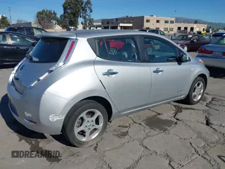 2011 Nissan LEAF SL-e z VIN JN1AZ0CP9BT000778, wystawiony jako IAAI lot #41655461 z przebiegiem 99 048 mil mil oraz . Historia ofert i sprzedaży dostępna na DreamBid. Obrazek 4.