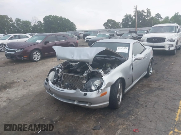 2001 Mercedes-Benz SLK 230/320 z VIN WDBKK65F71F221501, wystawiony jako IAAI lot #42282368 z przebiegiem 123 692 mil mil oraz . Historia ofert i sprzedaży dostępna na DreamBid. Obrazek 17.