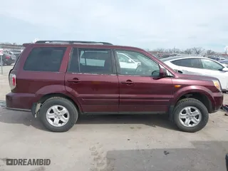 2008 Honda Pilot VP with VIN 5FNYF28298B024958, listed as a IAAI auction lot 41795162 with 196,394 mi miles. Bid and sale history available at carsss.com. Image 12.