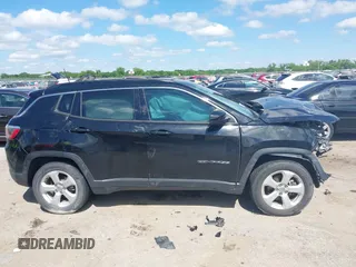 2018 Jeep Compass Altitude z VIN 3C4NJCBB0JT272524, wystawiony jako IAAI lot #42194559 z przebiegiem 125 608 mil mil oraz . Historia ofert i sprzedaży dostępna na DreamBid. Obrazek 13.