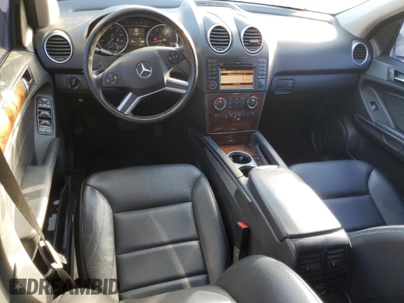 2010 Mercedes-Benz M 350 z VIN 4JGBB8GB5AA571659, wystawiony jako Copart lot #49449065 z przebiegiem 133 057 mil mil oraz Szkoda całkowita • Salvage title. Historia ofert i sprzedaży dostępna na DreamBid. Obrazek 8.