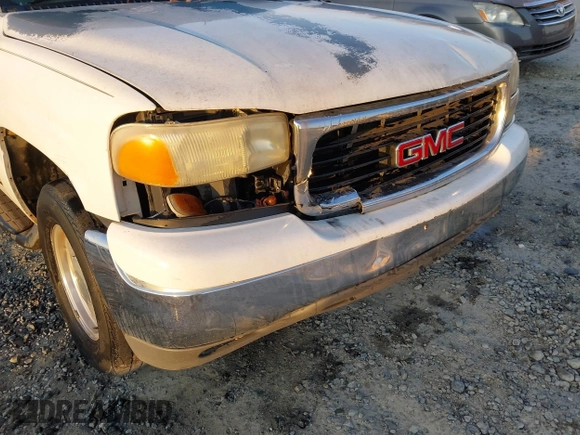 2003 GMC Yukon SLT with VIN 1GKEC13Z43J102238, listed as a IAAI auction lot 41618837 with 371,562 mi miles. Bid and sale history available at carsss.com. Image 12.
