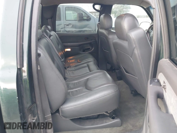 2003 Chevrolet Silverado 1500HD LS z VIN 1GCGK13U33F209456, wystawiony jako IAAI lot #41319790 z przebiegiem 230 974 mil mil oraz . Historia ofert i sprzedaży dostępna na DreamBid. Obrazek 8.