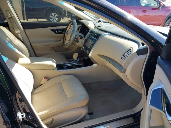 2013 Nissan Altima 3.5 SL with VIN 1N4BL3AP0DN465874, listed as a IAAI auction lot 41198257 with 183,265 mi miles. Bid and sale history available at carsss.com. Image 5.