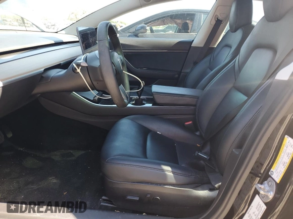 2020 Tesla Model 3 Standard Range Plus z VIN 5YJ3E1EA7LF606441, wystawiony jako Copart lot #53382915 z przebiegiem 56 113 mil mil oraz Szkoda całkowita • Salvage title. Historia ofert i sprzedaży dostępna na DreamBid. Obrazek 7.