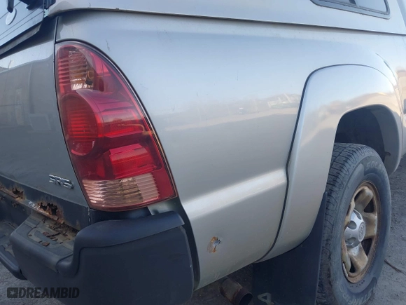 2006 Toyota Tacoma with VIN 5TEUX42N36Z198207, listed as a IAAI auction lot 41893976 with 215,738 mi miles. Bid and sale history available at carsss.com. Image 6.