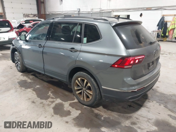 2022 Volkswagen Tiguan S z VIN 3VV0B7AX2NM042934, wystawiony jako IAAI lot #42172199 z przebiegiem 71 367 mil mil oraz . Historia ofert i sprzedaży dostępna na DreamBid. Obrazek 3.