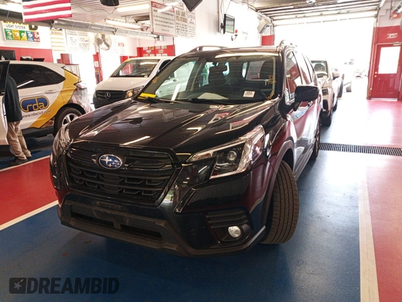 2023 Subaru Forester Premium z VIN JF2SKAEC1PH477884, wystawiony jako IAAI lot #42794098 z przebiegiem 70 520 mil mil oraz . Historia ofert i sprzedaży dostępna na DreamBid. Obrazek 18.