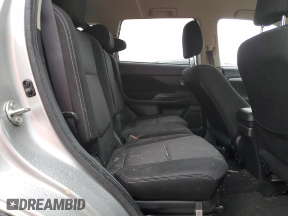 2018 Mitsubishi Outlander ES z VIN JA4AZ3A3XJZ062453, wystawiony jako Copart lot #55823265 z przebiegiem 59 084 mil mil oraz Szkoda całkowita • Salvage title. Historia ofert i sprzedaży dostępna na DreamBid. Obrazek 10.