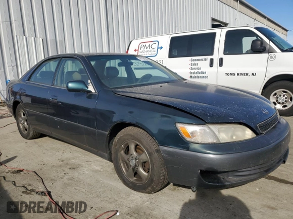 1998 Lexus ES 300 z VIN JT8BF28G4W5043724, wystawiony jako Copart lot #44194005 z przebiegiem 234 200 mil mil oraz Czysty tytuł • Clean title. Historia ofert i sprzedaży dostępna na DreamBid. Obrazek 4.