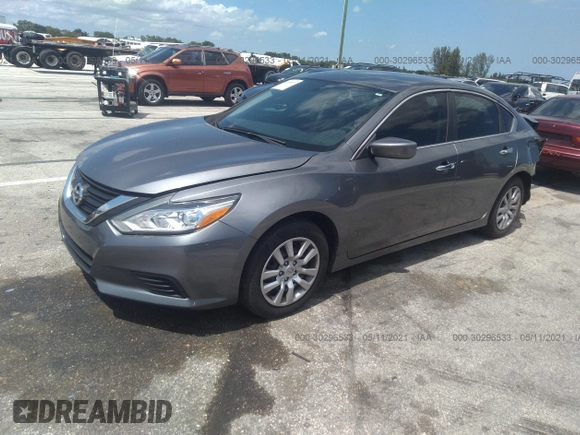 2016 Nissan Altima SR with VIN 1N4AL3AP9GC152060, listed as a IAAI auction lot 41696104 with 111,478 mi miles and . Bid and sale history available at carsss.com. Image 2.