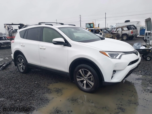 2017 Toyota RAV4 XLE with VIN JTMRFREV2HD212188, listed as a IAAI auction lot 41216790 with 79,594 mi miles. Bid and sale history available at carsss.com. Image 1.