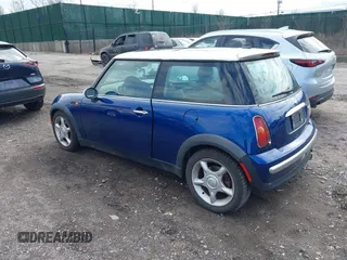 2004 MINI Hardtop with VIN WMWRC33434TJ53374, listed as a IAAI auction lot 41738120 with 129,995 mi miles and . Bid and sale history available at DreamBid. Image 3.