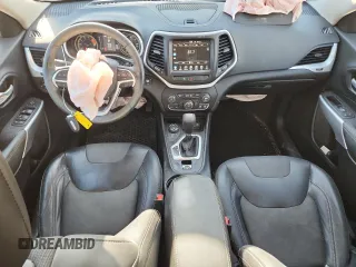 2018 Jeep Cherokee Latitude Plus с VIN 1C4PJMLX3JD609413, выставлен на аукционе Copart как лот 63095615 с пробегом 27 923 миль миль и Списание • Salvage title. История ставок и продаж доступна на DreamBid. Изображение 8.