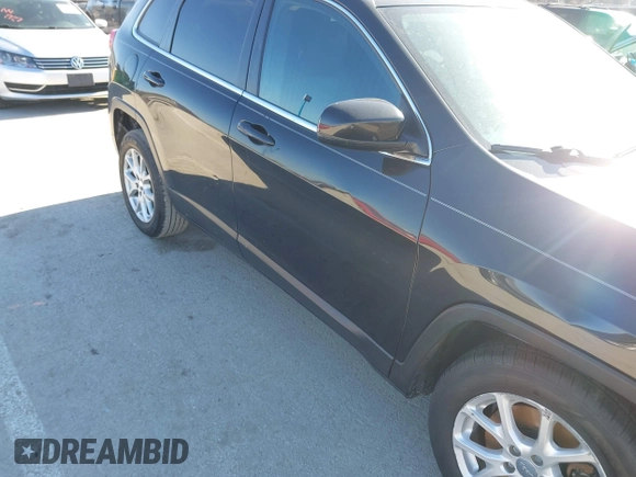 2016 Jeep Cherokee Latitude with VIN 1C4PJLCB8GW330017, listed as a IAAI auction lot 41444346 with 354,212 mi miles. Bid and sale history available at carsss.com. Image 6.
