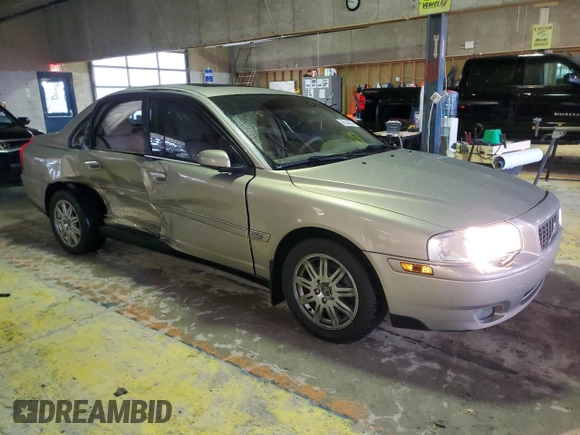 2005 Volvo S80 z VIN YV1TS592851411893, wystawiony jako Copart lot #43352335 z przebiegiem 201 199 mil mil oraz Nie do naprawy • Non repairable. Historia ofert i sprzedaży dostępna na DreamBid. Obrazek 4.