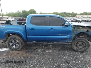 2017 Toyota Tacoma SR5 z VIN 3TMCZ5AN3HM059269, wystawiony jako IAAI lot #42231882 z przebiegiem 127 092 mil mil oraz . Historia ofert i sprzedaży dostępna na DreamBid. Obrazek 13.