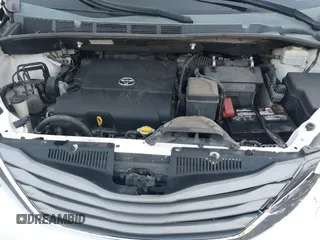 2011 Toyota Sienna XLE AAS with VIN 5TDYK3DC3BS161414, listed as a IAAI auction lot 41124705 with 167,364 mi miles. Bid and sale history available at carsss.com. Image 10.
