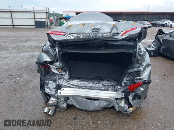 2025 Toyota Camry LE z VIN 4T1DAACK5SU527380, wystawiony jako IAAI lot #42116438 z przebiegiem 4 917 mil mil oraz . Historia ofert i sprzedaży dostępna na DreamBid. Obrazek 6.