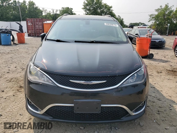 2017 Chrysler Pacifica Touring L z VIN 2C4RC1BGXHR758038, wystawiony jako Copart lot #59639815 z przebiegiem 161 552 mil mil oraz Szkoda całkowita • Salvage title. Historia ofert i sprzedaży dostępna na DreamBid. Obrazek 5.