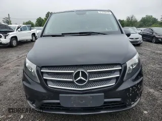 2018 Mercedes-Benz Metris Passenger z VIN WD4PG2EEXJ3413754, wystawiony jako Copart lot #61470415 z przebiegiem 201 761 mil mil oraz Czysty tytuł • Clean title. Historia ofert i sprzedaży dostępna na DreamBid. Obrazek 5.