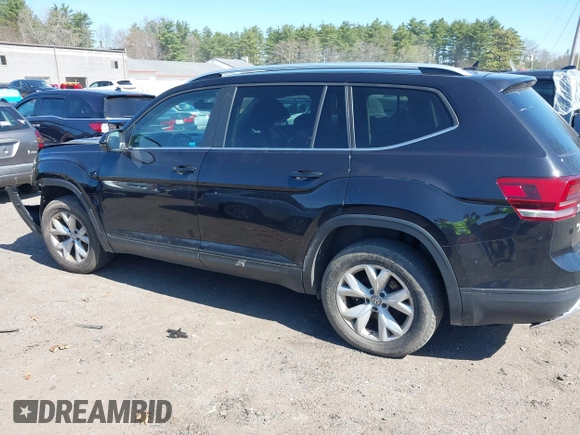 2018 Volkswagen Atlas SE with VIN 1V2DP2CA9JC599623, listed as a IAAI auction lot 42065906 with Not provided miles and . Bid and sale history available at DreamBid. Image 14.