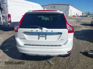 2017 Volvo XC60 Inscription with VIN YV440MDU1H2036136, listed as a IAAI auction lot 41481058 with 1 mi miles. Bid and sale history available at carsss.com. Image 16.