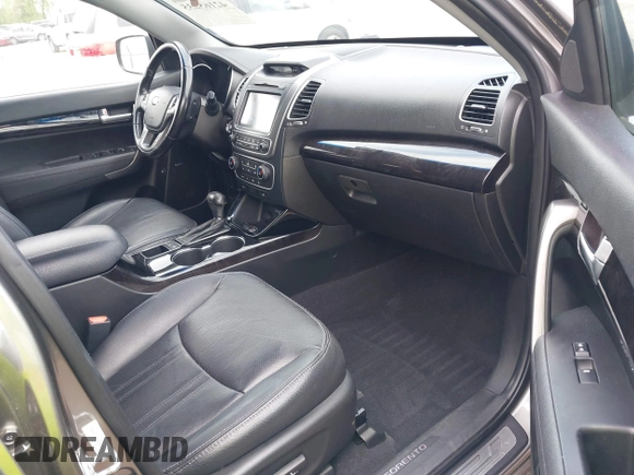 2014 Kia Sorento SX with VIN 5XYKWDA72EG518235, listed as a IAAI auction lot 42165235 with 131,603 mi miles. Bid and sale history available at carsss.com. Image 5.
