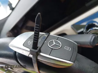 2021 Mercedes-Benz CLA 250 z VIN W1K5J4GB9MN227543, wystawiony jako IAAI lot #41736030 z przebiegiem 63 073 mil mil oraz . Historia ofert i sprzedaży dostępna na DreamBid. Obrazek 11.