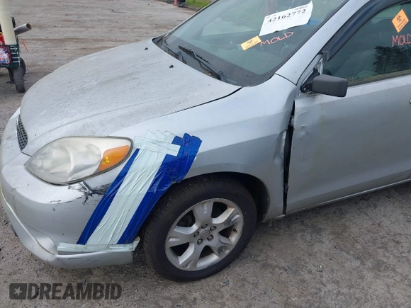 2006 Toyota Matrix STD with VIN 2T1KR32E56C566369, listed as a IAAI auction lot 42162772 with 299,999 mi miles and . Bid and sale history available at carsss.com. Image 6.