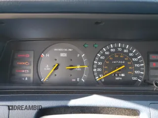 1990 Toyota Camry z VIN 4T1SV24E0LU137556, wystawiony jako Copart lot #84628404 z przebiegiem 247 203 mil mil oraz Czysty tytuł • Clean title. Historia ofert i sprzedaży dostępna na DreamBid. Obrazek 9.