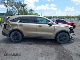 2021 Kia Sorento LX z VIN 5XYRG4LC3MG005807, wystawiony jako IAAI lot #42204914 z przebiegiem 51 628 mil mil oraz . Historia ofert i sprzedaży dostępna na DreamBid. Obrazek 14.
