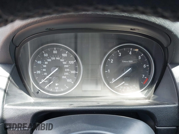 2015 BMW X1 xDrive28i with VIN WBAVL1C50FVY31341, listed as a IAAI auction lot 42048460 with 1 mi miles. Bid and sale history available at carsss.com. Image 7.