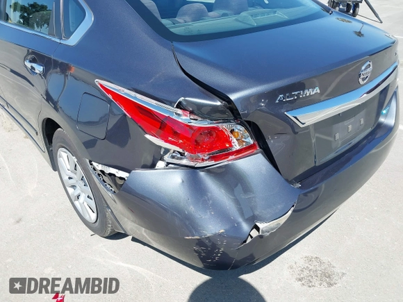 2013 Nissan Altima SV with VIN 1N4AL3AP3DN577189, listed as a IAAI auction lot 42041701 with 82,094 mi miles and . Bid and sale history available at carsss.com. Image 6.