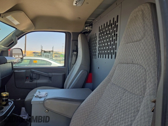 2022 Chevrolet Express Cargo with VIN 1GCWGAFP2N1261356, listed as a IAAI auction lot 42670346 with 63,269 mi miles and . Bid and sale history available at DreamBid. Image 13.