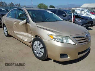 2011 Toyota Camry LE z VIN 4T1BF3EK6BU153167, wystawiony jako IAAI lot #42312355 z przebiegiem 115 001 mil mil oraz . Historia ofert i sprzedaży dostępna na DreamBid. Obrazek 1.