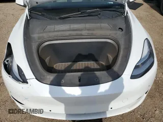 2022 Tesla Model Y Long Range z VIN 7SAYGAEE2NF465173, wystawiony jako Copart lot #53983845 z przebiegiem 42 740 mil mil oraz Szkody całkowita. Historia ofert i sprzedaży dostępna na DreamBid. Obrazek 12.