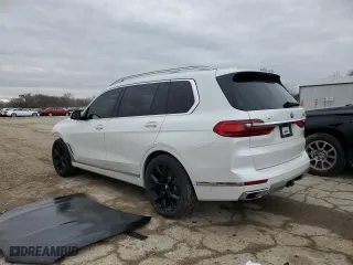 2020 BMW X7 xDrive40i with VIN 5UXCW2C01L9A02909, listed as a Copart auction lot 49825155 with 0 mi miles and Salvage Title. Bid and sale history available at carsss.com. Image 2.